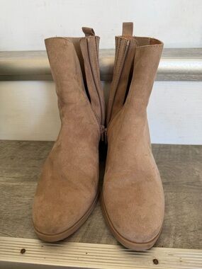 Universal Thread Women's Tan Suede Ankle Heeled Boots